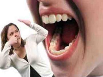 Κακοσμία του στόματος; Μπορείτε να την αντιμετωπίσετε