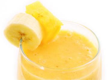 Αποτοξινώστε τον οργανισμός σας με χυμό από μπανάνα, πορτοκάλι και ανανά!