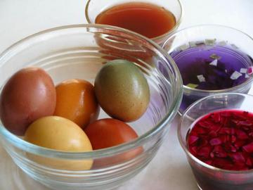 Πασχαλινά αυγά με φυσικές βαφές